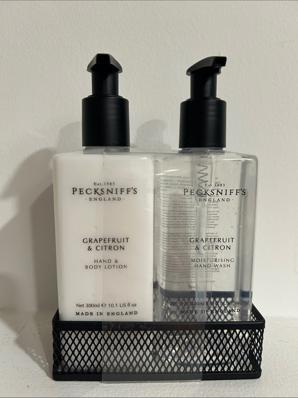 NWT Pecksniffs Grapefruit & Citron Moisturizing Hand Wash and Hand Lotion +Caddy